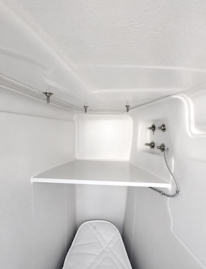 bath, Lagoon 450, catamaran for sale