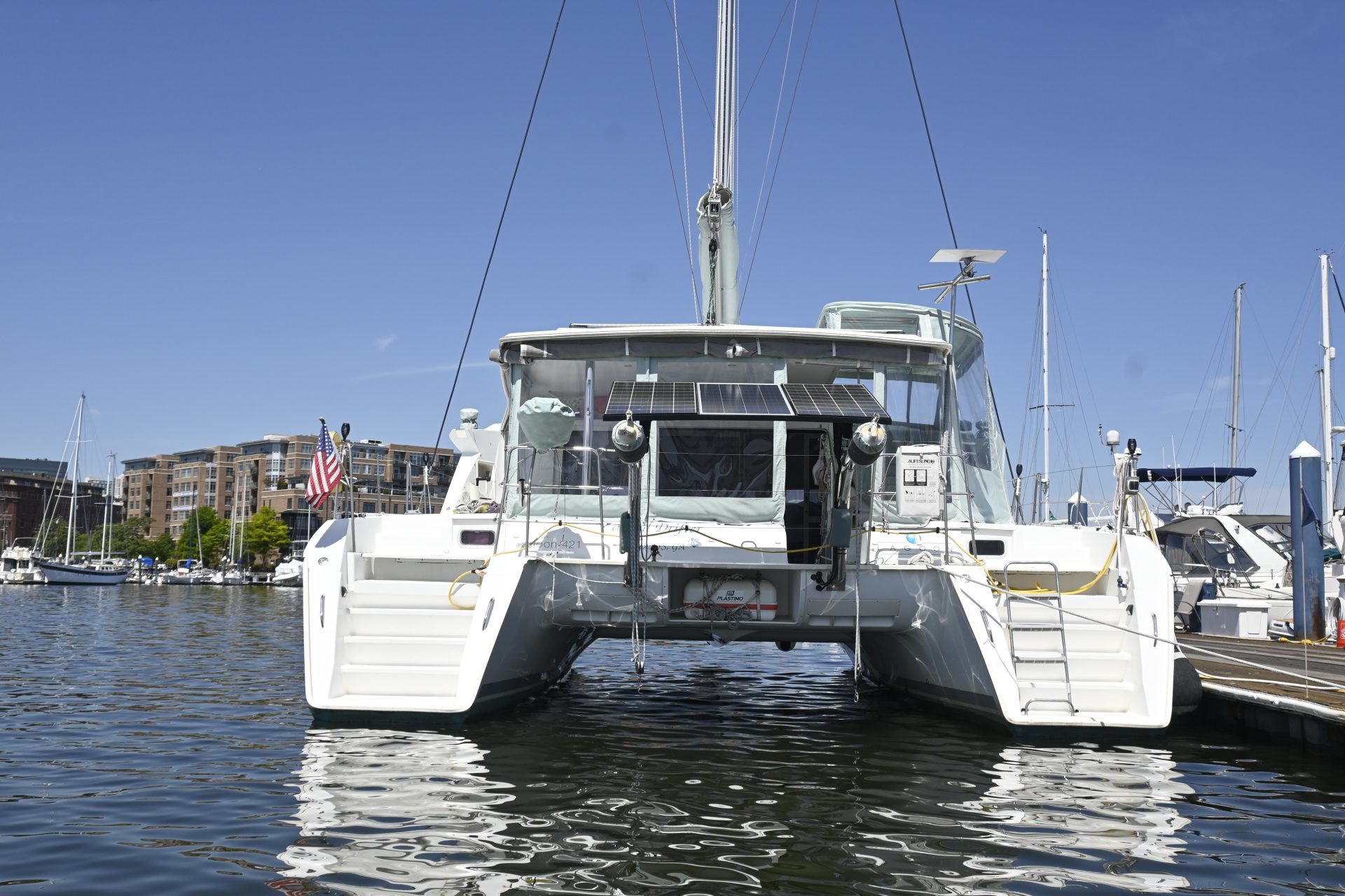 2010 Lagoon 421
