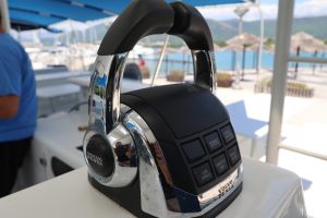 deck, FP 80 Tahiti, catamaran for sale