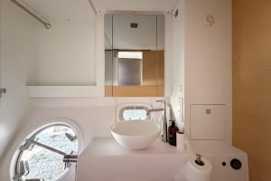 bath, Outremer 45, catamaran for sale