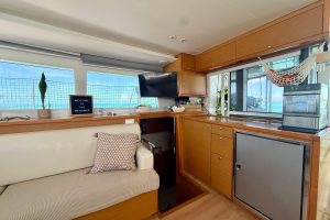salon, Lagoon 450, catamaran for sale