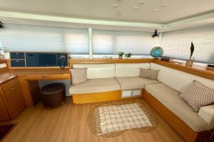 salon, Lagoon 450, catamaran for sale