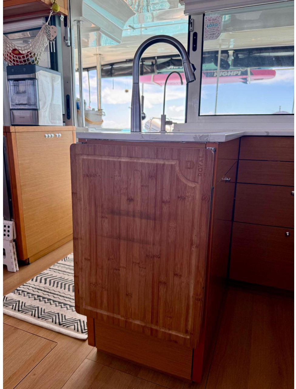 interior, Lagoon 450, catamaran for sale