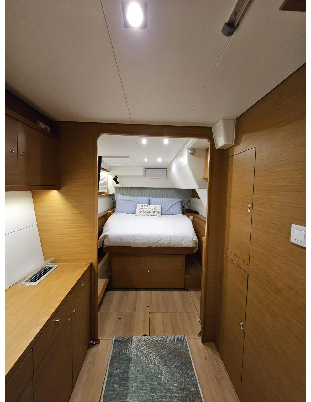 bed, Lagoon 450, catamaran for sale