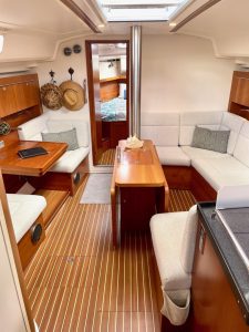 salon, Hanse 415, sailboat for sale