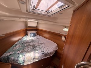 bed, Hanse 415, sailboat for sale