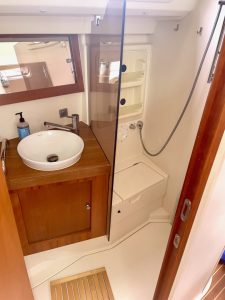 bath, Hanse 415, sailboat for sale