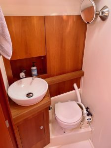 bath, Hanse 415, sailboat for sale