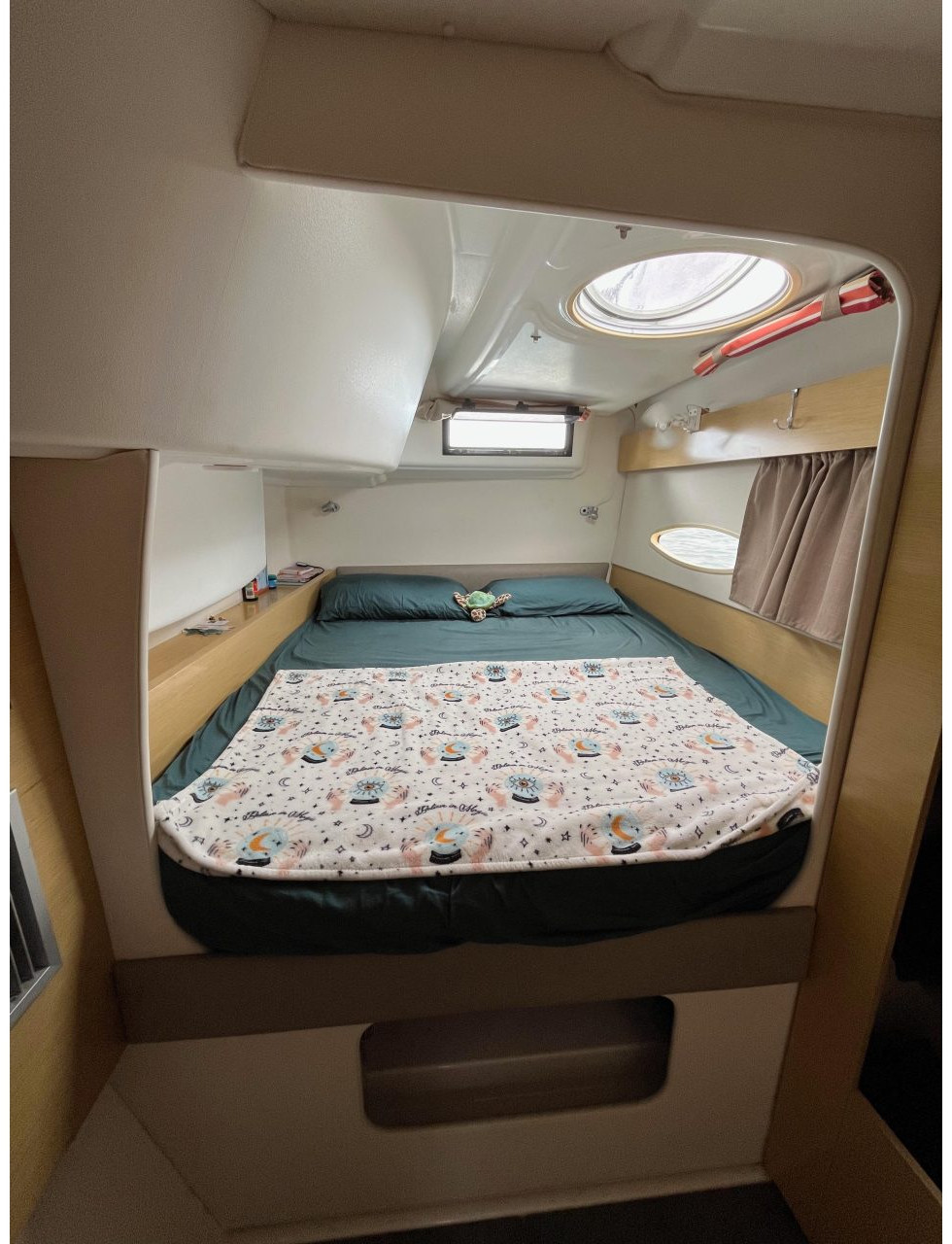 bed, FP 41 Lipari, catamaran for sale