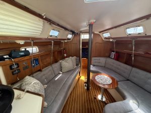 salon, Catalina 320, sailboat for sale
