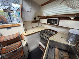 interior, Catalina 320, sailboat for sale