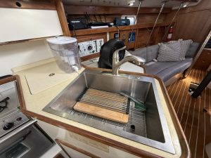 interior, Catalina 320, sailboat for sale