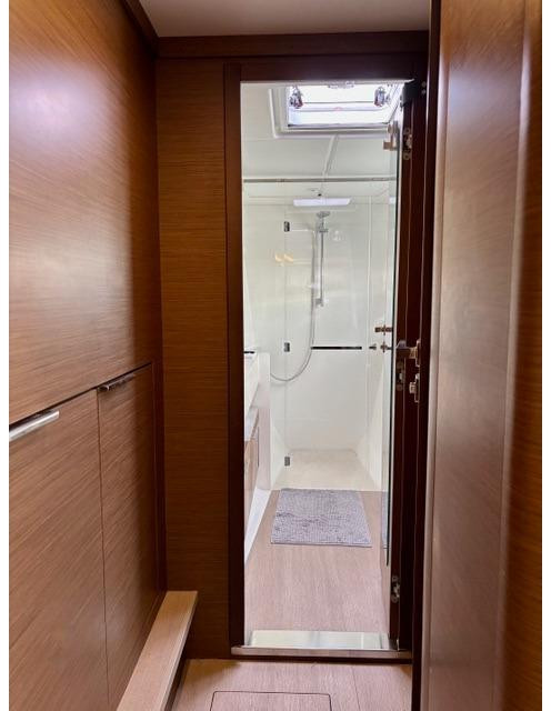 bath, Lagoon 46, catamaran for sale