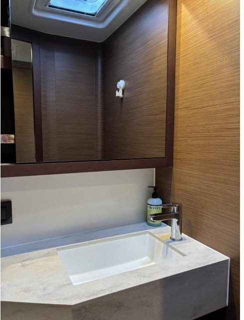 bath, Lagoon 46, catamaran for sale