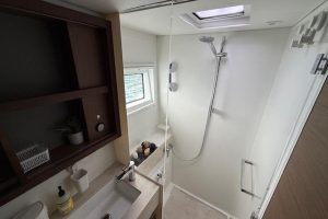bath, Lagoon 46, catamaran for sale