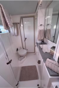 bath, Leopard 40, catamaran for sale