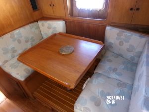salon, President 43, trawler for sale