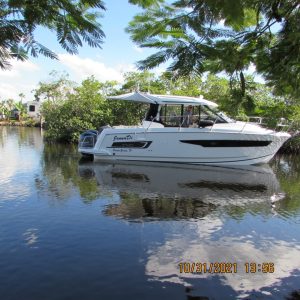 exterior, Jeanneau 895, trawler for sale