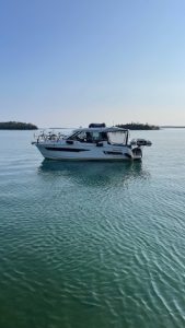 exterior, Jeanneau 895, trawler for sale