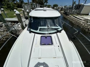deck, Jeanneau 895, trawler for sale