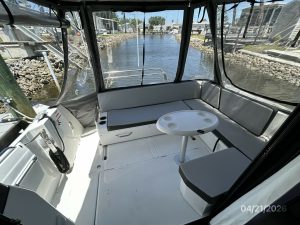 cockpit, Jeanneau 895, trawler for sale