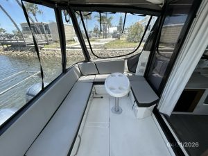 cockpit, Jeanneau 895, trawler for sale