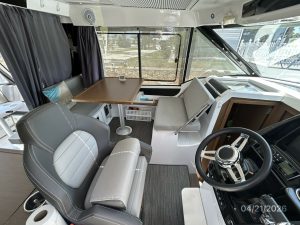 navigation station, Jeanneau 895, trawler for sale