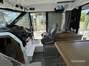navigation station, Jeanneau 895, trawler for sale