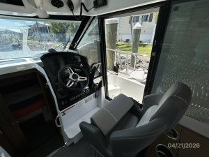 navigation station, Jeanneau 895, trawler for sale