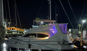 exterior, Maxum 4100 SCA, trawler for sale
