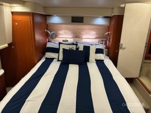 bed, Maxum 4100 SCA, trawler for sale