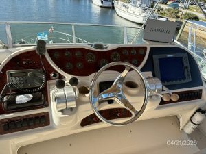 helm, Maxum 4100 SCA, trawler for sale