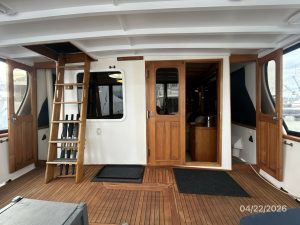 cockpit, Defever 49, trawler for sale