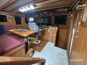 navigation station, Defever 49, trawler for sale