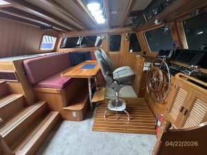 navigation station, Defever 49, trawler for sale