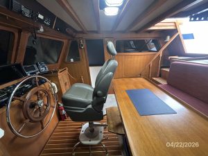 navigation station, Defever 49, trawler for sale
