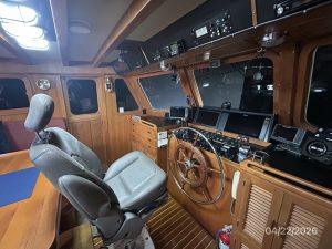 navigation station, Defever 49, trawler for sale