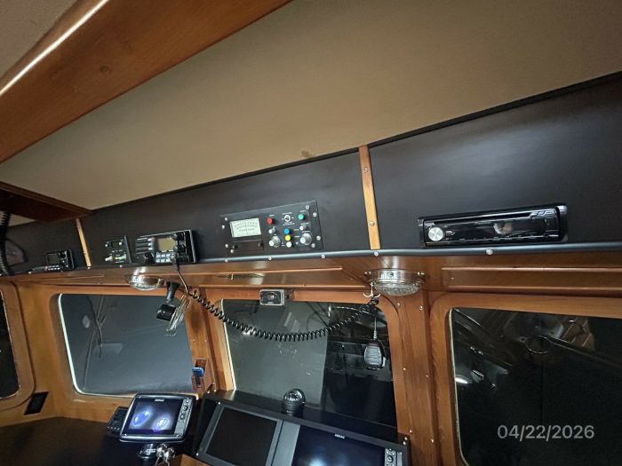 navigation station, Defever 49, trawler for sale