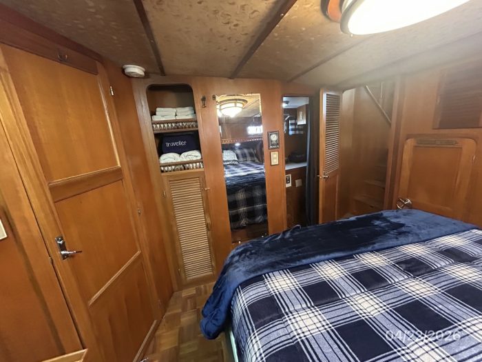 bed, Defever 49, trawler for sale