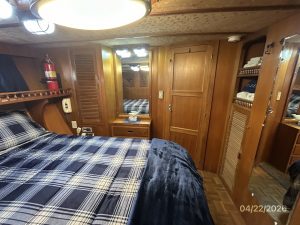 bed, Defever 49, trawler for sale