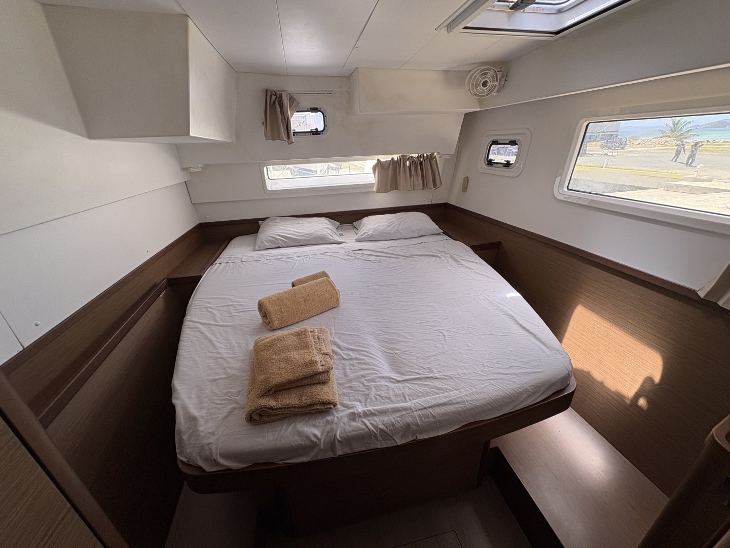 2019 Lagoon 42