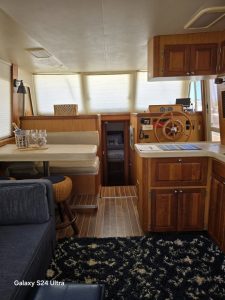 navigation station, Mainship 400, trawler for sale