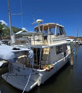 exterior, Mainship 400, trawler for sale