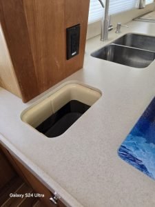 interior, Mainship 400, trawler for sale