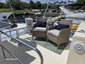 cockpit, Mainship 400, trawler for sale