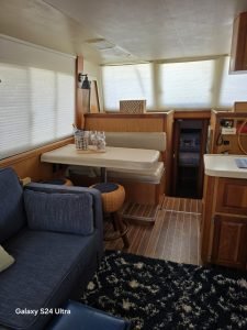 salon, Mainship 400, trawler for sale