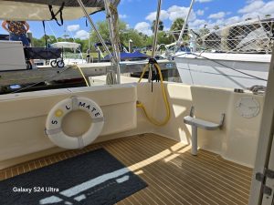 cockpit, Mainship 400, trawler for sale