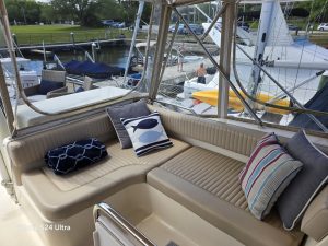 cockpit, Mainship 400, trawler for sale