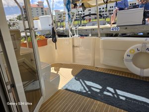 cockpit, Mainship 400, trawler for sale