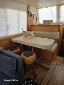 salon, Mainship 400, trawler for sale